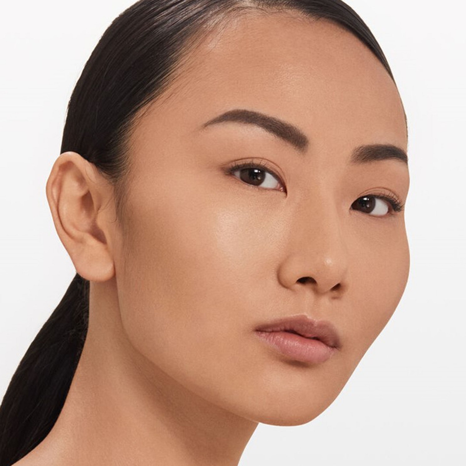 SYNCHRO SKIN GLOW FOUNDATION(BASE DE MAQUILLAJE PARA ROSTRO)